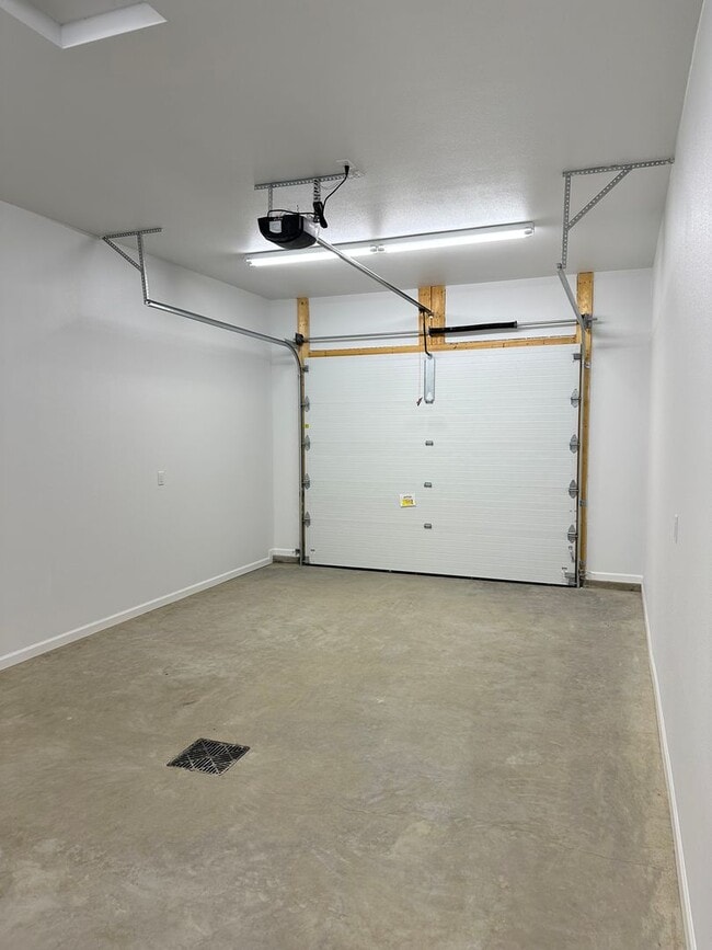 Building Photo - 640 Wortham Ave
