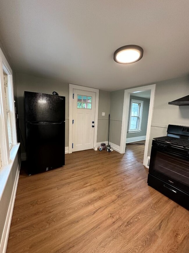 Building Photo - 25 Brown St