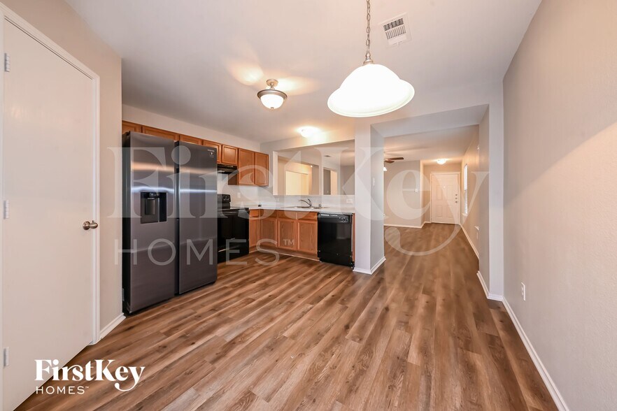 Building Photo - 1152 Warrior Dr