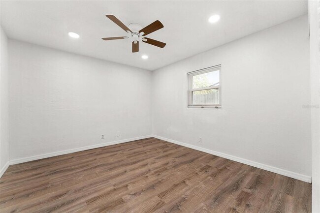 Building Photo - 2203 Nottingham Rd