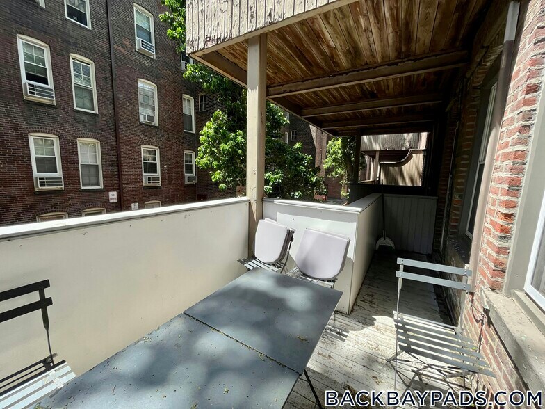 Building Photo - 49 St Germain St