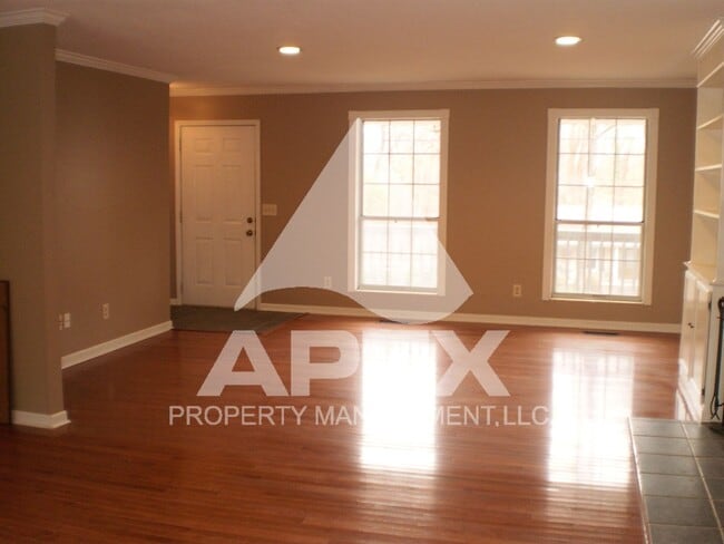 Building Photo - Spacious 3 Bd - 2.5 Ba  Cottage Style 2-St...