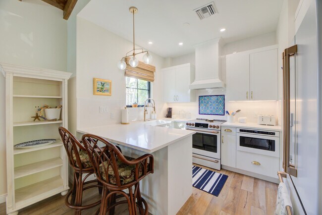 Building Photo - 110 Marine Way