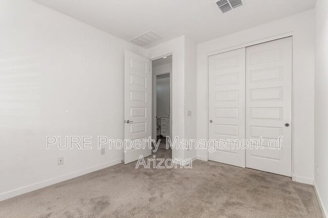 Building Photo - 9206 W Roma Ave