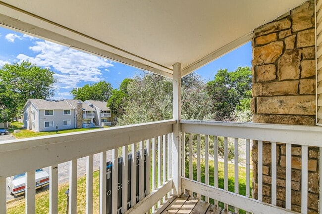Building Photo - Application fee waived! Sleek 1 bedroom wi...