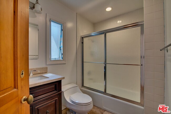 Building Photo - 127 Abalone Ave