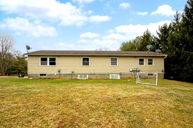 Building Photo - Two bedroom apartment