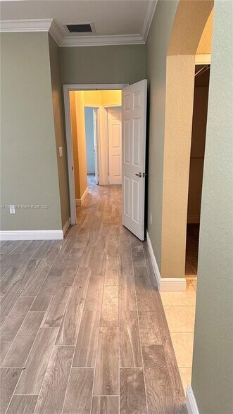 Building Photo - 6543 Hidden Cove Dr