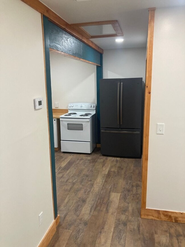 Building Photo - 326 N Elm St NW