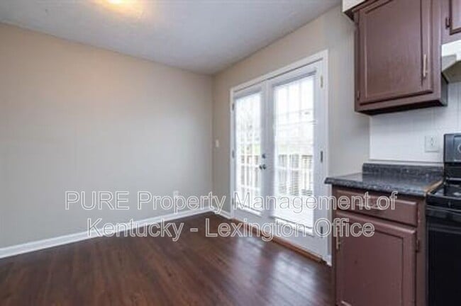 Building Photo - 209 Landings Dr