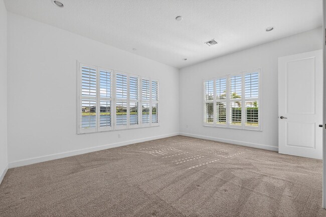 Building Photo - 11965 SW Sandy Bay Cir