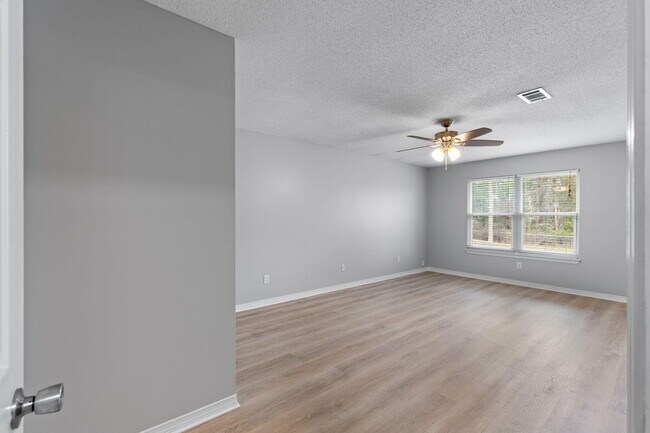 Building Photo - 8828 Arlington Ln