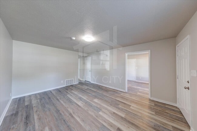 Building Photo - 205 N Manngrove Ln