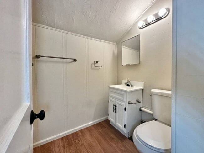 Building Photo - 1208-1210 Pine St