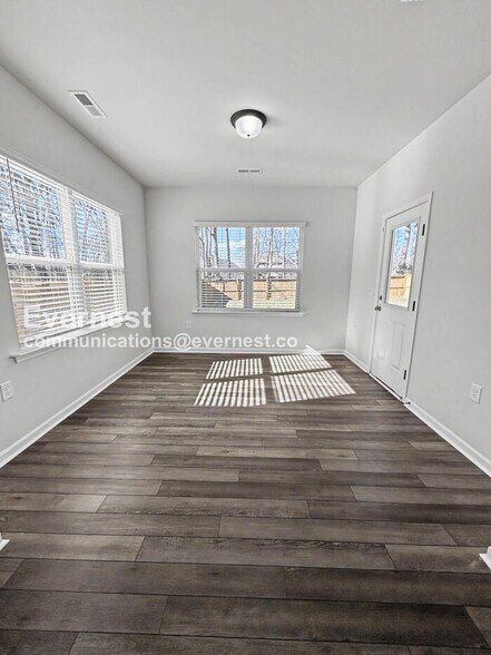 Building Photo - 2145 Bethpage Dr