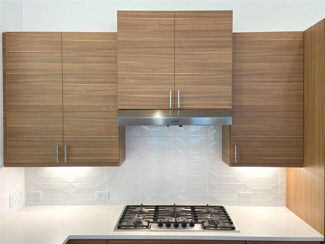 Building Photo - 6117 Sendero Hills Pkwy