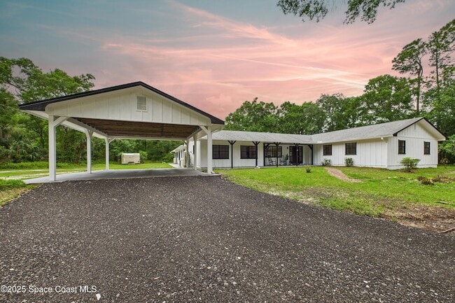 Building Photo - 2318 Old Samsula Rd