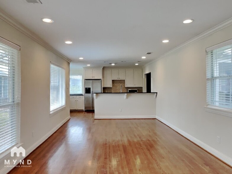 Building Photo - 6111 Ellsworth Ave