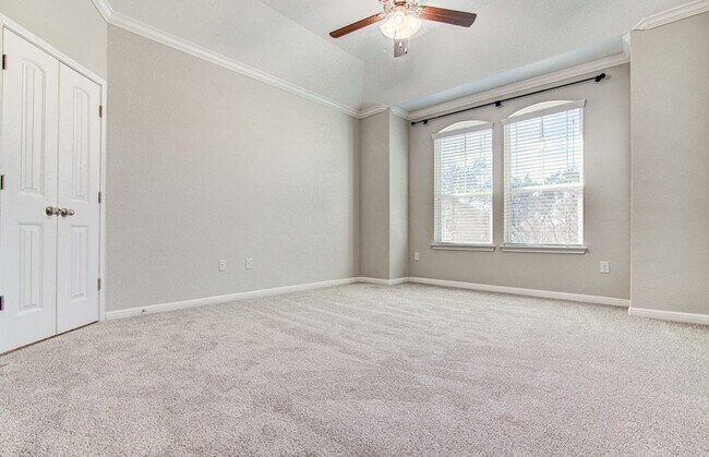 Building Photo - Cute as a Button 3/2.5 home in Parmer Village Townhomes, move-in ready!