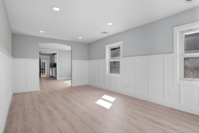 Building Photo - 23 Cedar Ave
