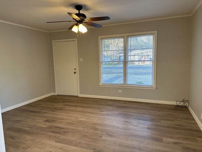 living room - 601 Eason Pl