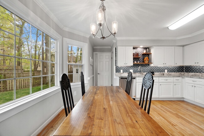 Building Photo - 717 Hempstead Ct