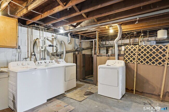 Building Photo - 24 Congress St