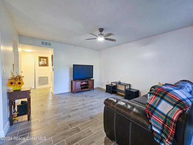 Building Photo - 193 San Juan Cir