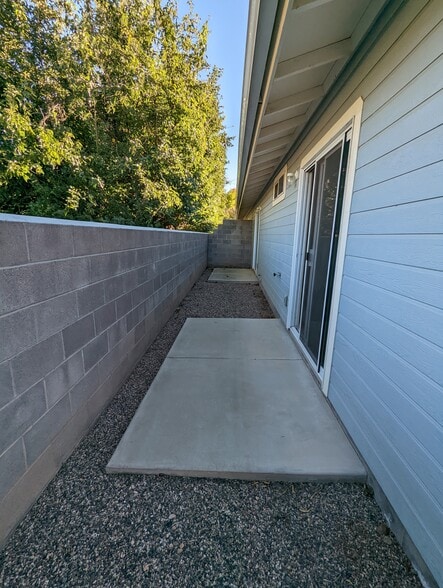 Building Photo - 90 E Cliff House Dr