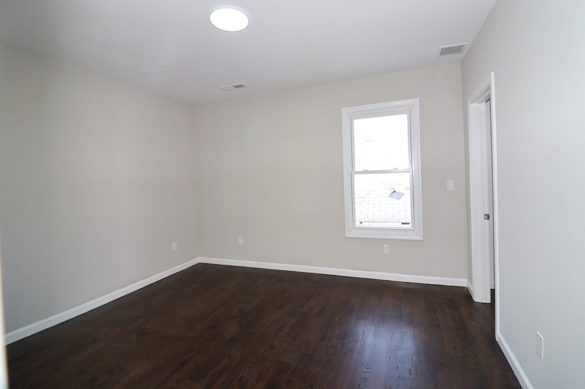 second bedroom - 356 Beechmont Ave