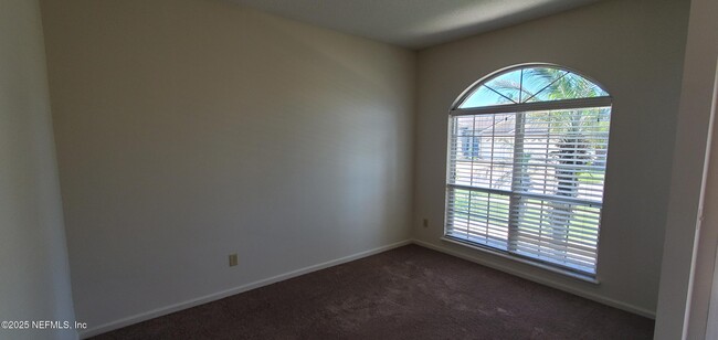 Building Photo - 2428 Cedar Trace Dr E