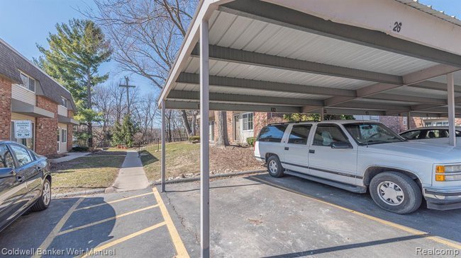 Building Photo - 525 Long Shore Dr