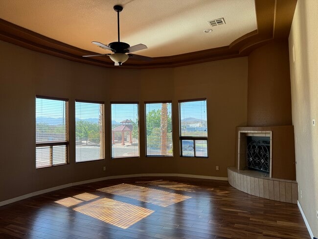 Building Photo - 682 La Melodia Dr