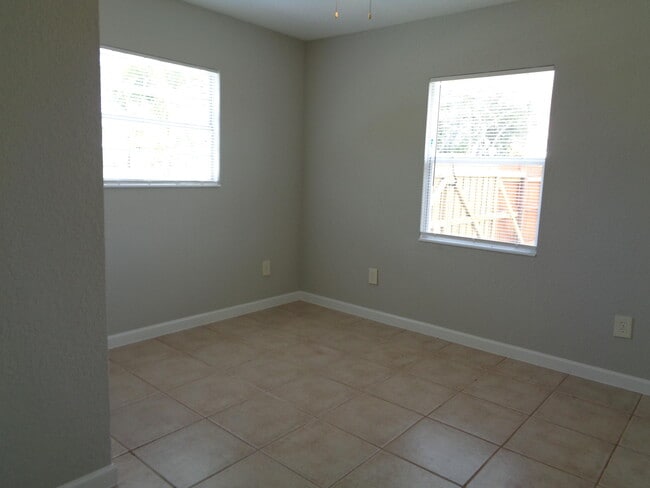 Building Photo - 3601 Lakewood Rd