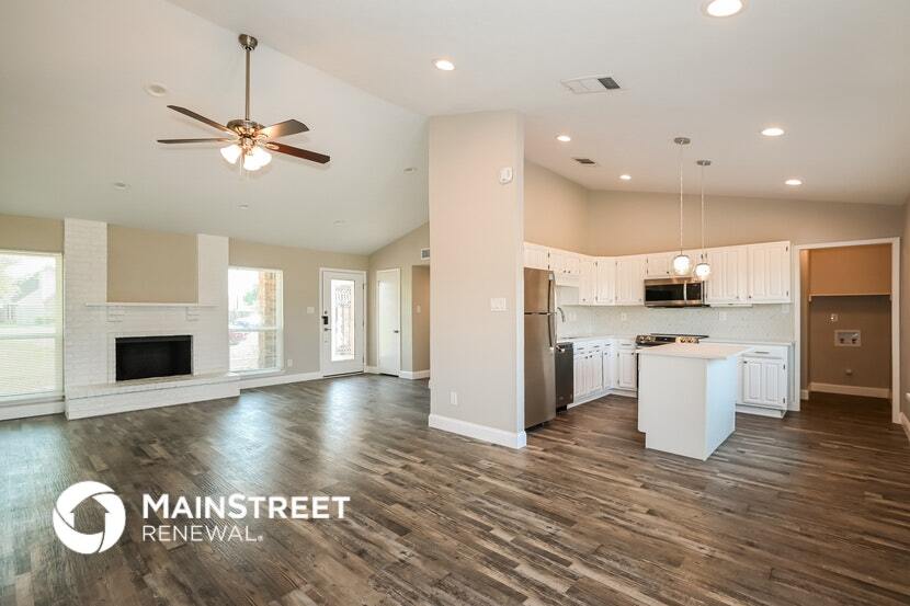 Building Photo - 528 Olympus St