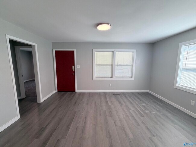 Building Photo - 1224 Halsey Ave NE