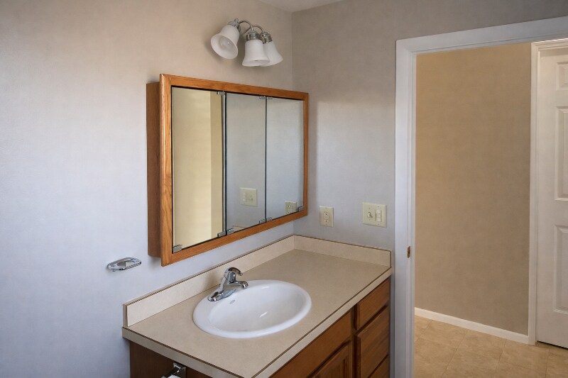 Building Photo - 506 Waukesha Ave