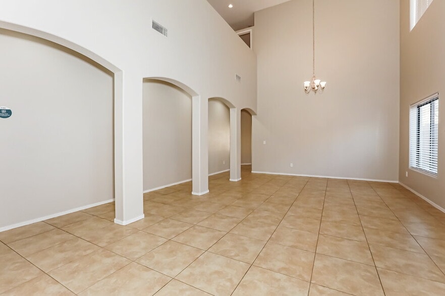 Building Photo - 5306 E Carol Ave