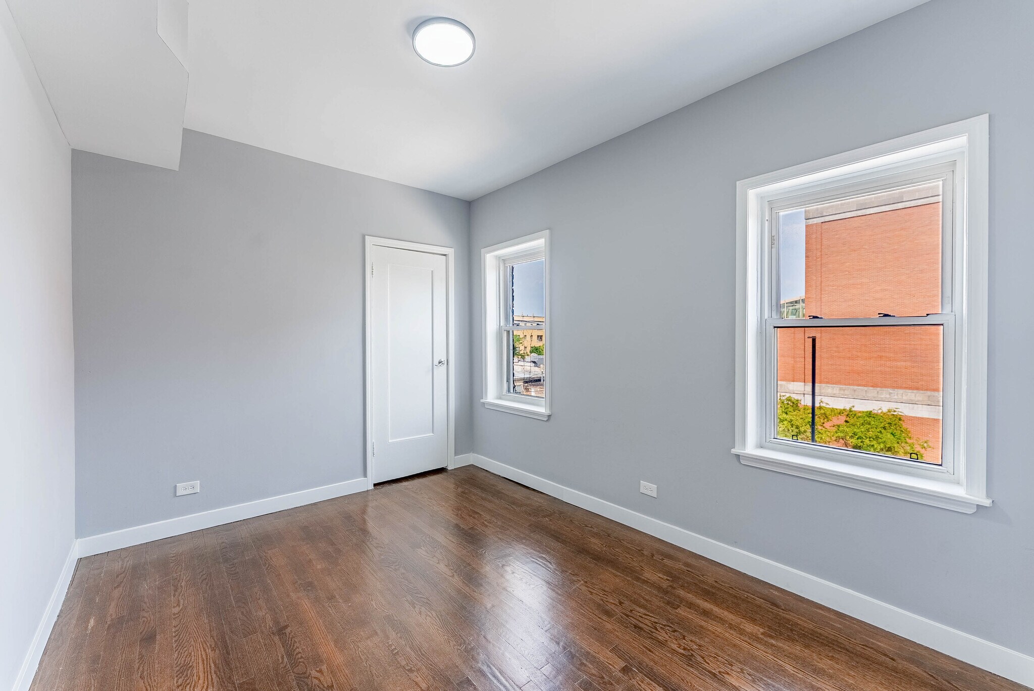 Building Photo - 7630 N Marshfield Ave