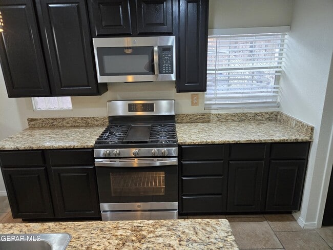 Building Photo - 3611 Yandell Dr