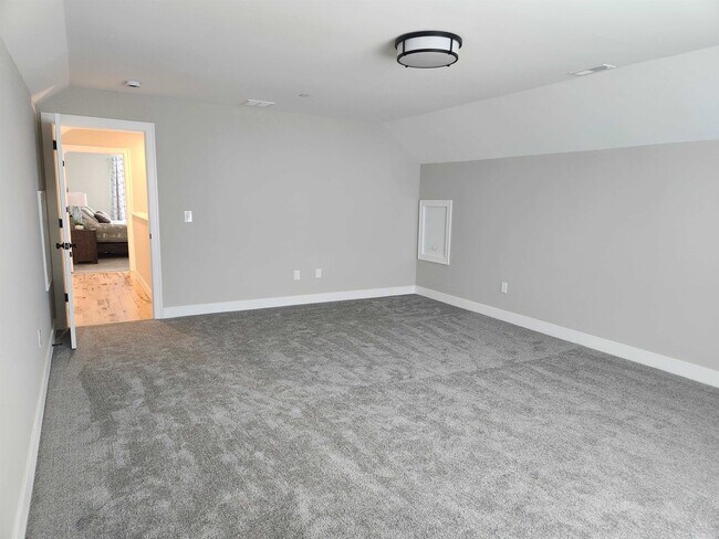 Building Photo - 57 Evergreen Dr