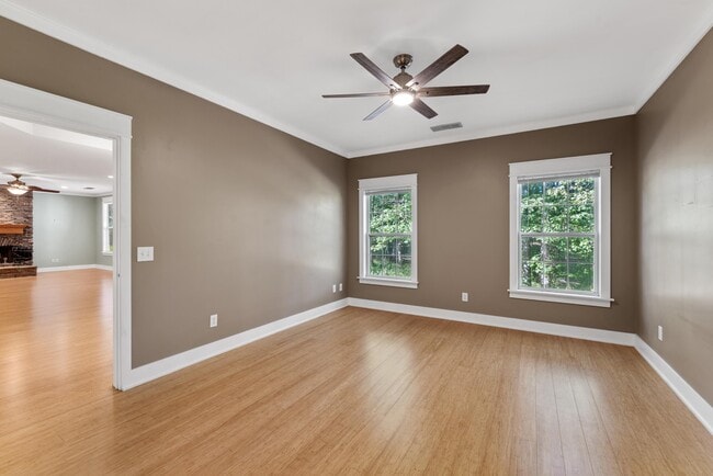 Building Photo - 129 Moudy Ln