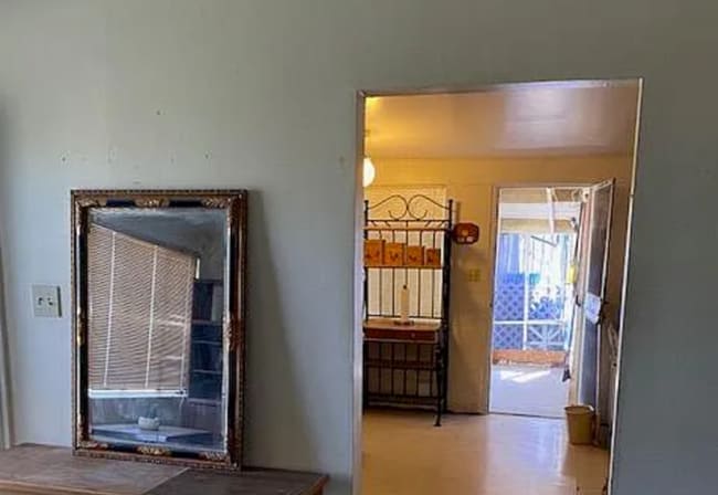 Building Photo - A charming house w/ 2 beds and 1 bath in S...