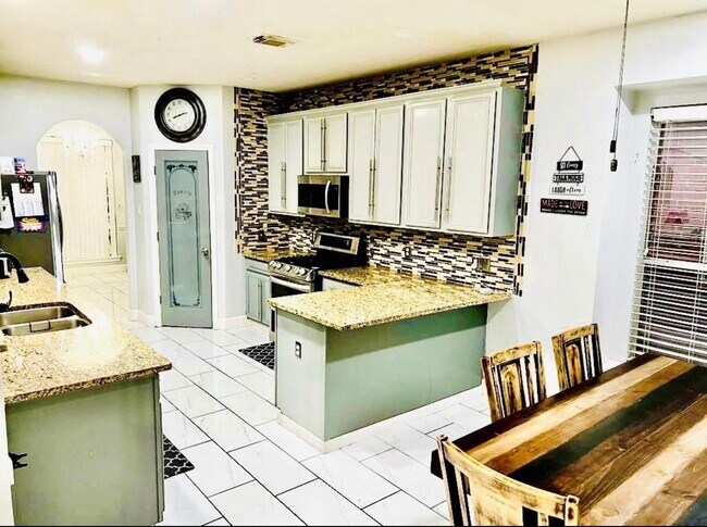 Building Photo - 5902 Crestford Park Ln