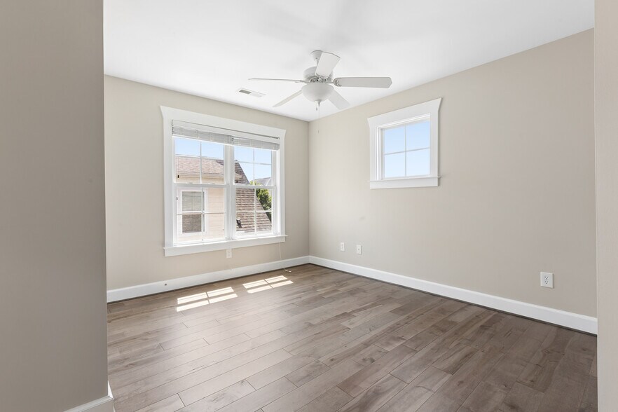 Building Photo - 2604 E Pembroke Ave