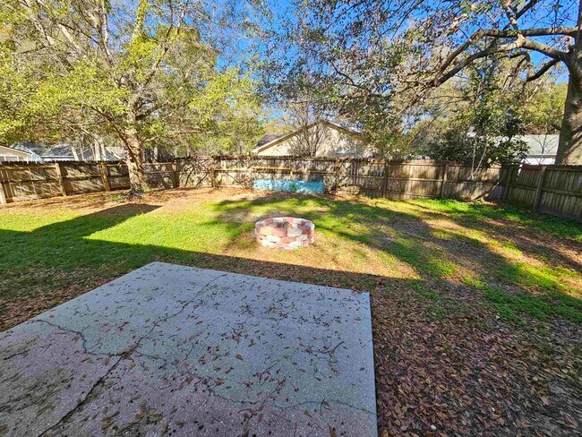 Building Photo - 2428 Beechnut Ln