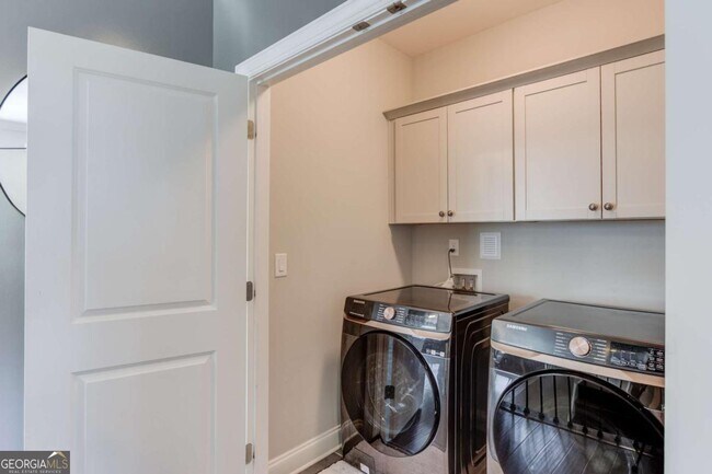 Building Photo - 1450 Edgebrook Ct NE