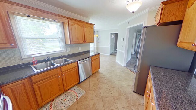 Building Photo - 867 Flintwood Rd