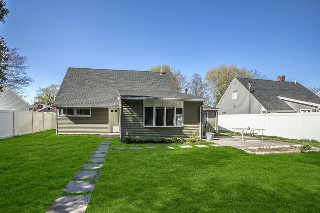 Building Photo - 288 Acre Ln