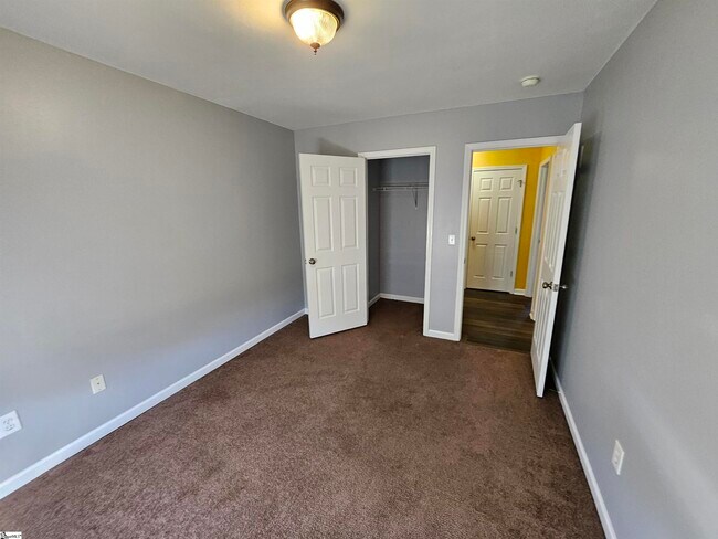 Building Photo - 132 Falcon Ridge Dr